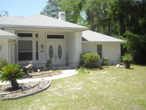 5 Nancy Pkwy, Yankeetown, FL 34498-2218