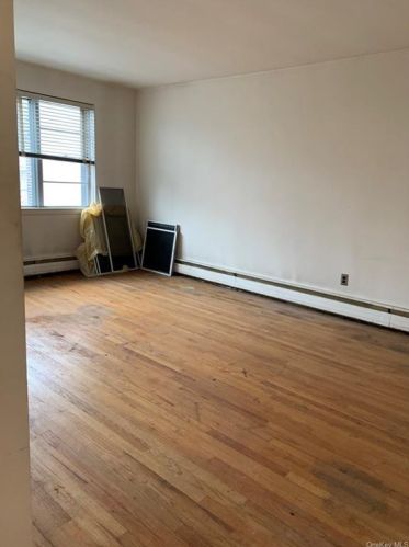 2914 Middletown Rd, Bronx NY  10461-5307 exterior