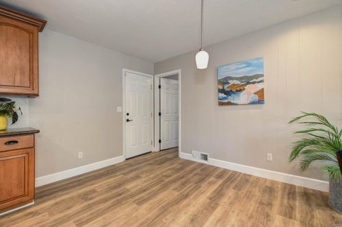 855 B St, Liberty Farms CA  95620-3311 exterior