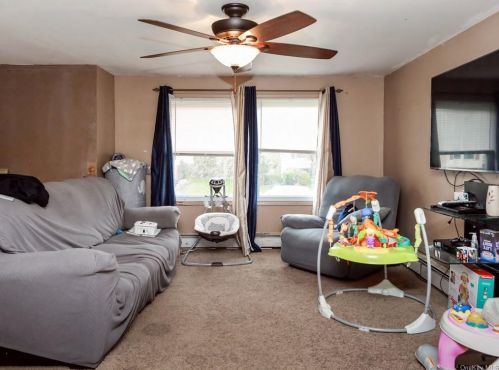 14 Oak Ln, Middletown NY  10940-6914 exterior