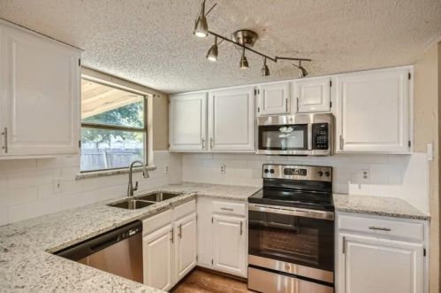 1720 Hastings Dr, Midlothian TX  76063-3366 exterior