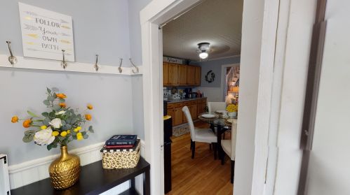 10 Brook St, Derry, NH 03038-2603