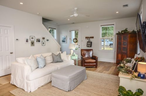 824 Toler Dr, Mount Pleasant SC  29464-4015 exterior
