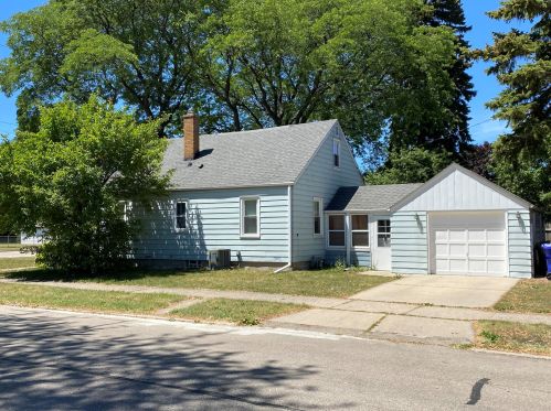 7974 26th Ave, Kenosha, WI 53143-5655