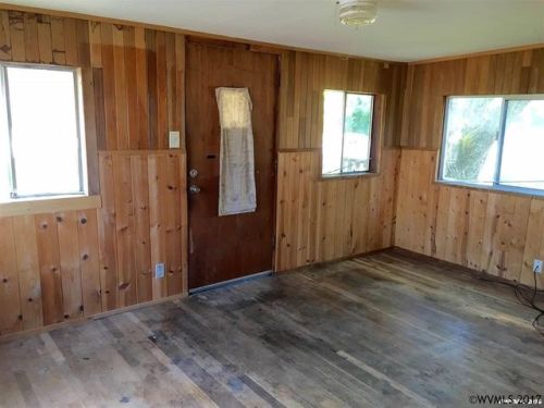 333 15th St, Philomath, OR 97370-9285