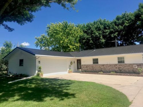 803 K Rd, Livermore, IA 50558-8861