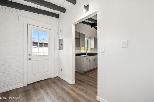 905 Prince Rd, Tucson AZ 85705-3025 exterior