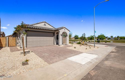 8804 Marshall Ave, Glendale, AZ 85305-2707
