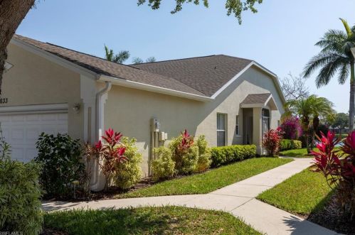 5633 Greenwood Cir, Naples, FL 34112-7116