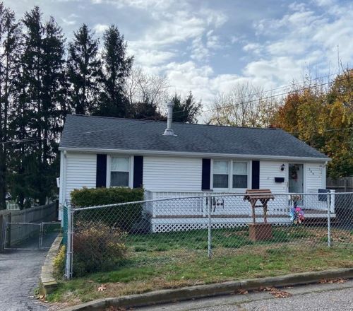 209 Baker Avenue Ext, Groton, CT 06340-4004