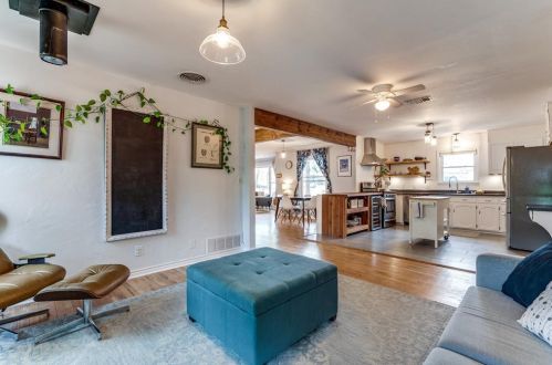 2213 Tierney Rd, Fort Worth TX  76112-3843 exterior