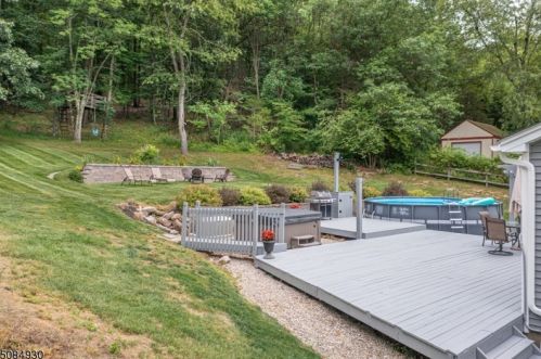59 Layton Rd, Wantage NJ  07461-1807 exterior