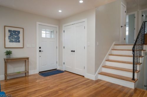 2 Tuers Pl, Montclair, NJ 07043-2520