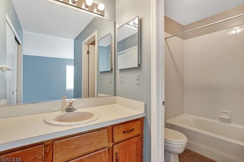 2 Brigade Ct, Bedminster NJ  07921-1838 exterior