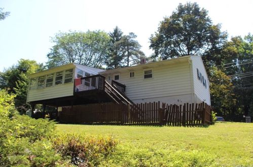 31 Woodland Rd, Highland Mills NY  10930-2948 exterior