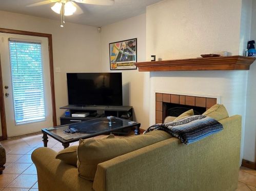 1409 Bentwood Rd, Austin TX  78722-1015 exterior