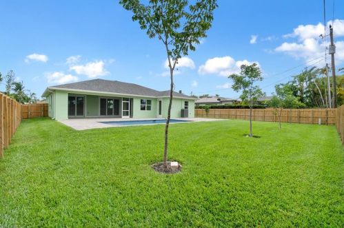 28124 Sunset Dr, Bonita Springs FL  34134-7503 exterior