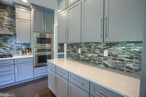 504 Sophia Cir, Hummelstown PA  17036-7089 exterior