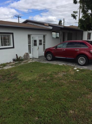 891 41st St, Hialeah, FL 33013-2453