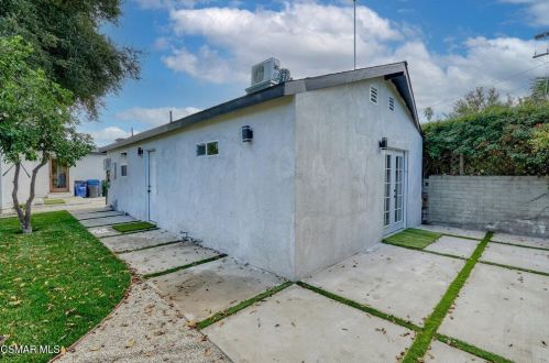 14363 Collins St, Van Nuys CA 91316-1030 exterior