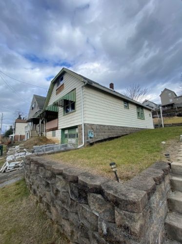 4815 2nd St, Mckeesport PA  15132-6210 exterior