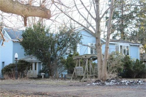 35 Crooked Brook Dr, Van Buren Bay, NY 14048-9602