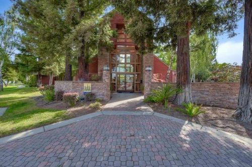 1002 Yarwood Ct, San Jose, CA 95128-4726
