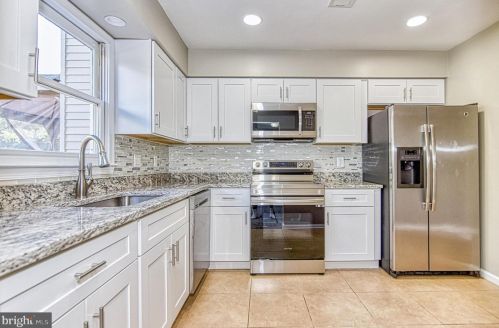 9001 Mulvaney Ct, Springfield VA  22152-2135 exterior