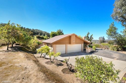 13675 Lenteja Ln, Lakeside, CA 92040-4421