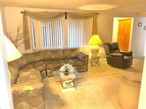 828 Washington St, Bentleyville, PA 15314-1236