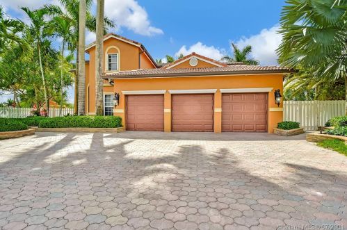 14600 35th St, Hollywood, FL 33027-3738