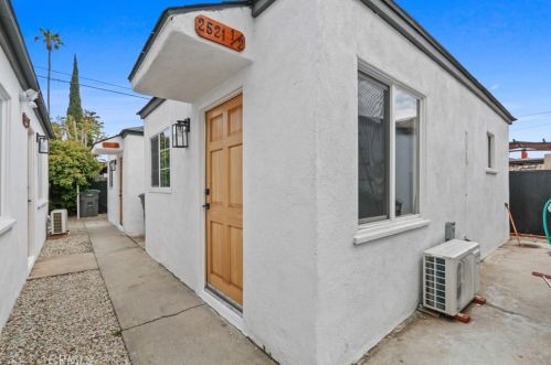 2519 Monroe St, Long Beach CA  90810-1361 exterior