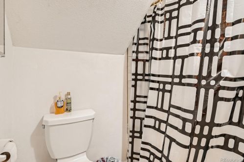 994 Nome St, Denver CO 80014-1850 exterior