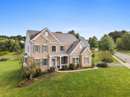 245 Estates Dr, Gibsonia, PA 15044-9155