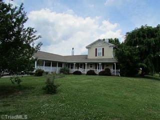 1526 Chestnut Grove Rd, King, NC 27021-7408