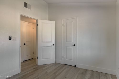 6220 7th Ave, Phoenix AZ 85007-4102 exterior