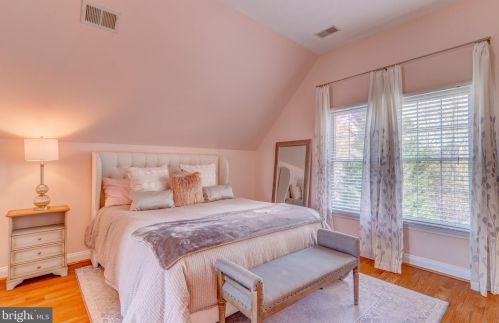 18292 St Georges Ct, Leesburg VA  20176-7421 exterior