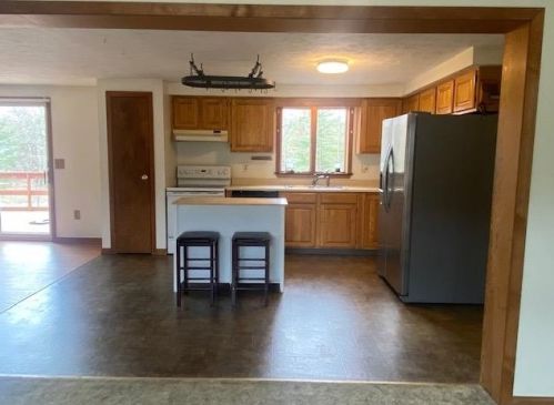 47 Fox Run Rd, Hinsdale, NH 03451-2410