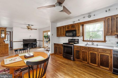 2409 Little River Rd, Haymarket VA  20169-1205 exterior