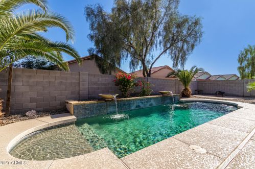 15745 Gelding Dr, Sun City, AZ 85379-6263
