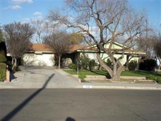 748 Xenia St, Delano, CA 93215-3145