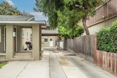 2316 Cedar Ave, Long Beach, CA 90806-4208