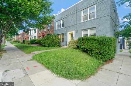 1627 Holbrook St, Washington, DC 20002-2537
