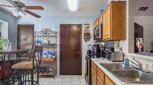 3848 Rolling Mdw Dr, Bedford TX  76021-2640 exterior