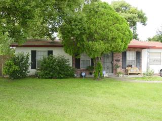 6748 Lodge Ave, Orlando, FL 32809-6557