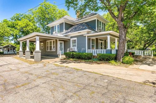 805 Main St, Cleburne, TX 76033-3816