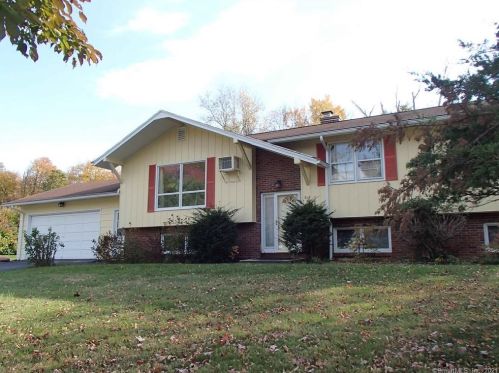 2 Lindsley Dr, Waterbury, CT 06716-2120