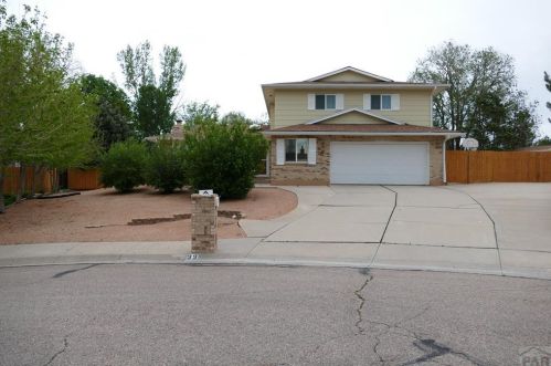 99 Ironweed Dr, Pueblo, CO 81001-1053