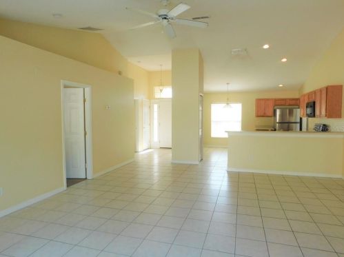 1415 Kissimmee Ct, Kissimmee, FL 34759-4623