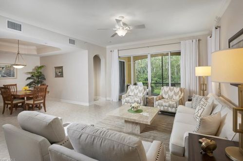 2847 Tiburon Blvd, Naples, FL 34109-3681